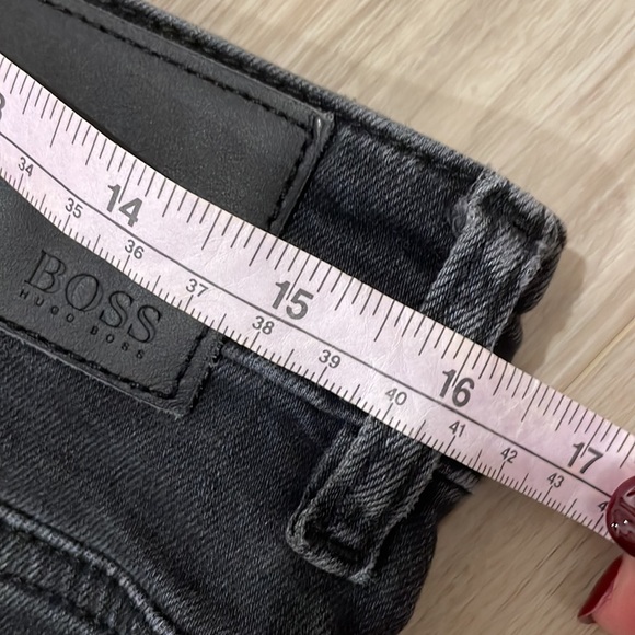 Hugo Boss 32x32 Black Jeans - Picture 10 of 10